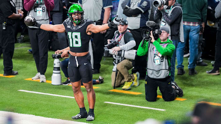 For the Oregon offense to achieve its potential, it has to run through Kenyon Sadiq, Makhi Hughes and Noah Whittington.