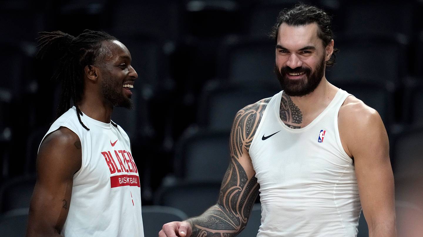 Steven Adam Rockets Rookie Vs. Now Steven Adams has impossible to stop skill that is saving the Rockets