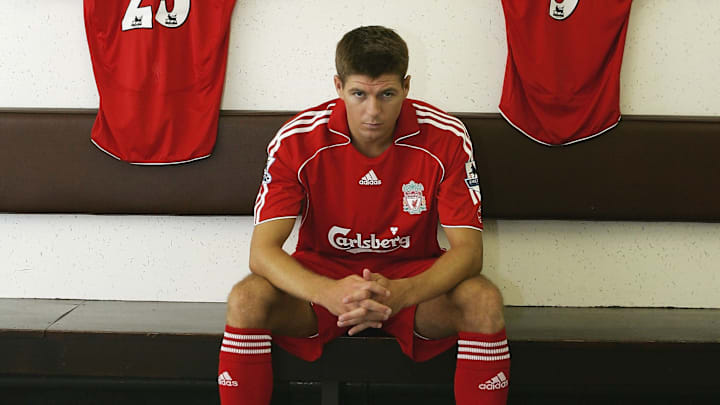 Steven Gerrard es considerado el mejor jugador en la historia del club Steven Gerrard es considerado el mejor jugador en la historia del club