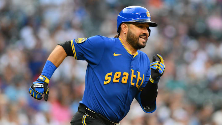 Seattle Mariners third baseman Eugenio Suarez (28) 