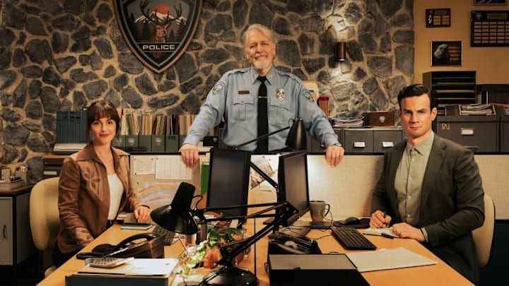 Good Cop/Bad Cop -- Image Number: GBC_S1_2396r -- Pictured (L-R): Leighton Meester as Lou, Clancy Brown as Big Hank, and Luke Cook as Henry.
