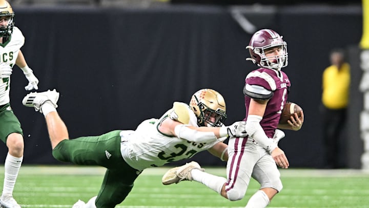 Vermillion Catholic vs. Ouachita in the 2022 Louisiana high school football state finals. 