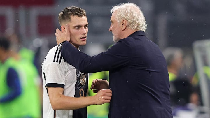 Florian Wirtz mit Rudi Völler (Archivbild)