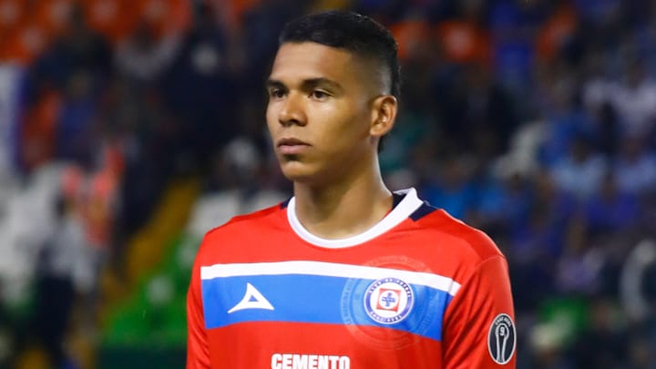 El arquero colombiano Kevin Mier sigue en un alto nivel