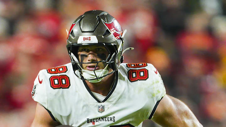 Tampa Bay Buccaneers tight end Cade Otton runs with the ball during the second half against the Kansas City Chiefs.