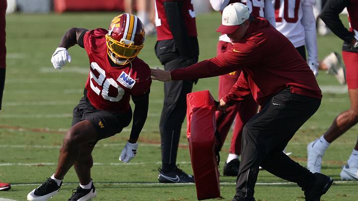 Ashburn, VA, USA: Washington Commanders safety Quan Martin (20) participates in a drill at training camp. At the BigBear.ai Performance Center at Commanders Park. Mandatory Credit: Geoff Burke-Imagn Images