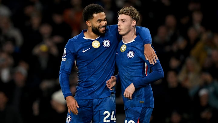 Reece James y Cole Palmer en la victoria sobre el Brentford