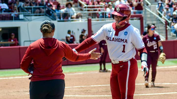 Oklahoma catcher Kendall Wells Oklahoma catcher Kendall Wells