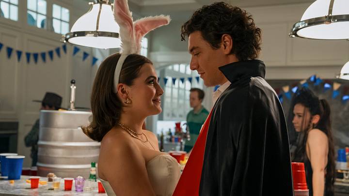 Hannah Wells (Ella Bright) and Garrett Graham (Belmont Cameli) in OFF CAMPUS Hannah Wells (Ella Bright) and Garrett Graham (Belmont Cameli) in OFF CAMPUS