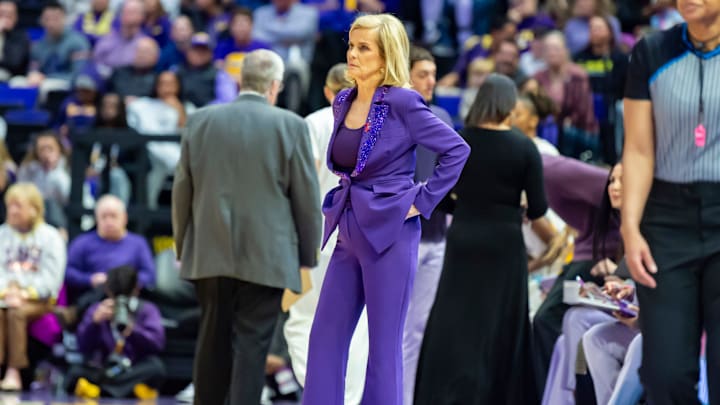 Tigers Head Coach Kim Mulkey, LSU Tigers Women’s Basketball take on the Alabama Crimson Tide at the Pete Maravich Assembly Center in Baton Rouge, LA. Sunday, Feb. 1, 2026.