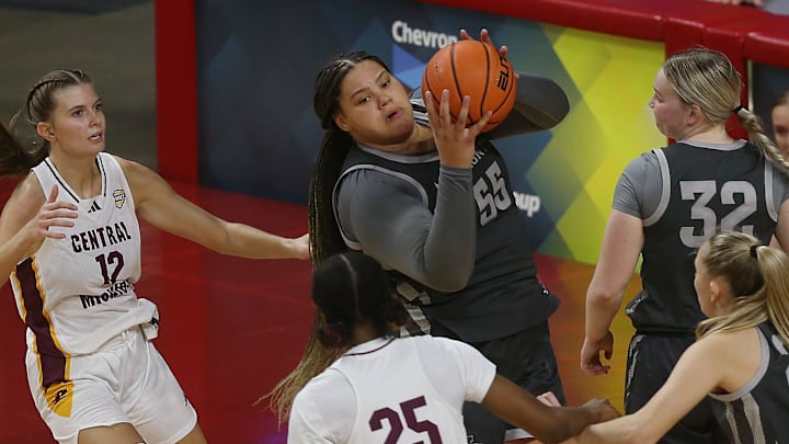 Audi Crooks had a big night with 31 points for Iowa State, but the Cyclones fell to Iowa Wednesday night.