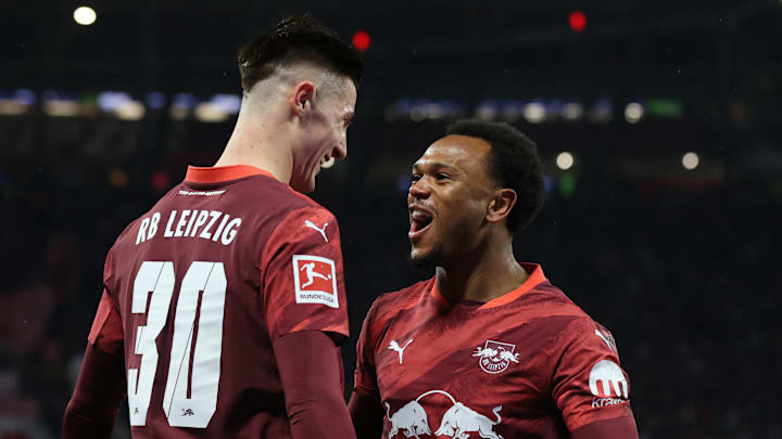 Stürmen bald beide in England? Benjamin Sesko und Lois Openda