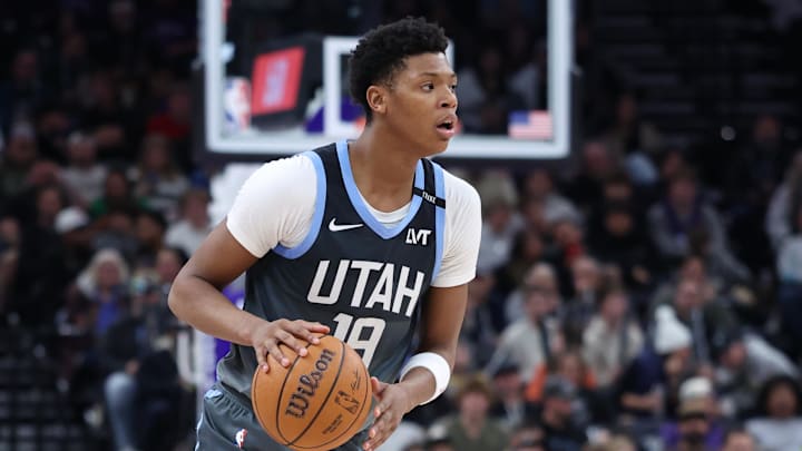 Dec 7, 2025; Salt Lake City, Utah, USA; Utah Jazz guard Ace Bailey (19) looks for the play against the Oklahoma City Thunder during the second half at Delta Center. Mandatory Credit: Rob Gray-Imagn Images Dec 7, 2025; Salt Lake City, Utah, USA; Utah Jazz guard Ace Bailey (19) looks for the play against the Oklahoma City Thunder during the second half at Delta Center. Mandatory Credit: Rob Gray-Imagn Images