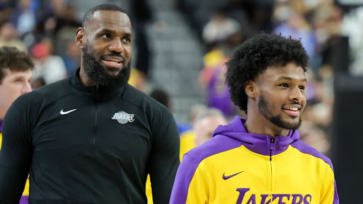 Golden State Warriors v Los Angeles Lakers
