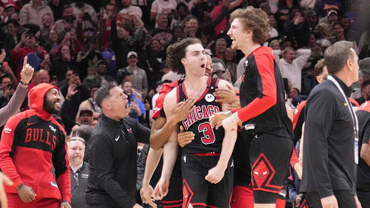 Josh Giddey hit a halfcourt shot to beat the Lakers on Thursday night