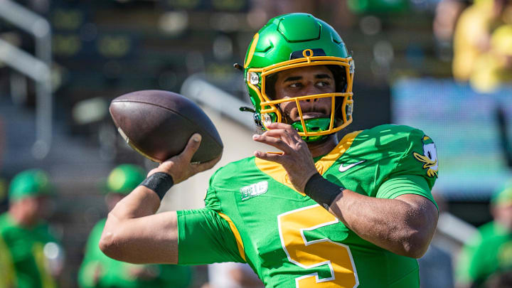 Oregon Ducks quarterback Dante Moore throws out a pass during warm ups as the Oregon Ducks host the Idaho Vandals Saturday, Aug. 31, 2024 at Autzen Stadium in Eugene, Ore. Oregon Ducks quarterback Dante Moore throws out a pass during warm ups as the Oregon Ducks host the Idaho Vandals Saturday, Aug. 31, 2024 at Autzen Stadium in Eugene, Ore.