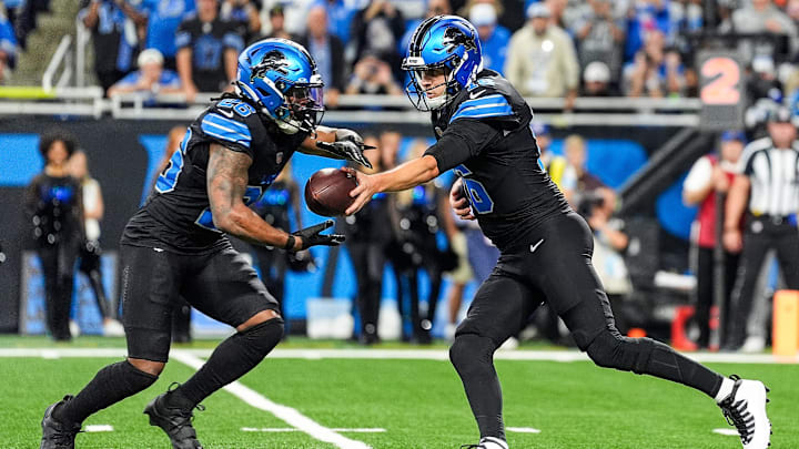 Detroit Lions quarterback Jared Goff (16) hands the ball to running back Jahmyr Gibbs (26) against Seattle Seahawks during the first half at Ford Field in Detroit on Monday, Sept. 30, 2024. Detroit Lions quarterback Jared Goff (16) hands the ball to running back Jahmyr Gibbs (26) against Seattle Seahawks during the first half at Ford Field in Detroit on Monday, Sept. 30, 2024.