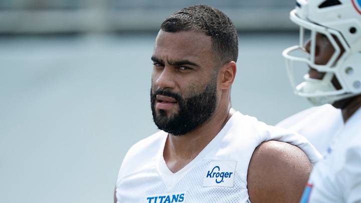 Tennessee Titans defensive tackle Solomon Thomas (90) takes a short break during drills on the first day training camp practice at Vanderbilt Health Football Center Wednesday, July 29, 2026. Tennessee Titans defensive tackle Solomon Thomas (90) takes a short break during drills on the first day training camp practice at Vanderbilt Health Football Center Wednesday, July 29, 2026.