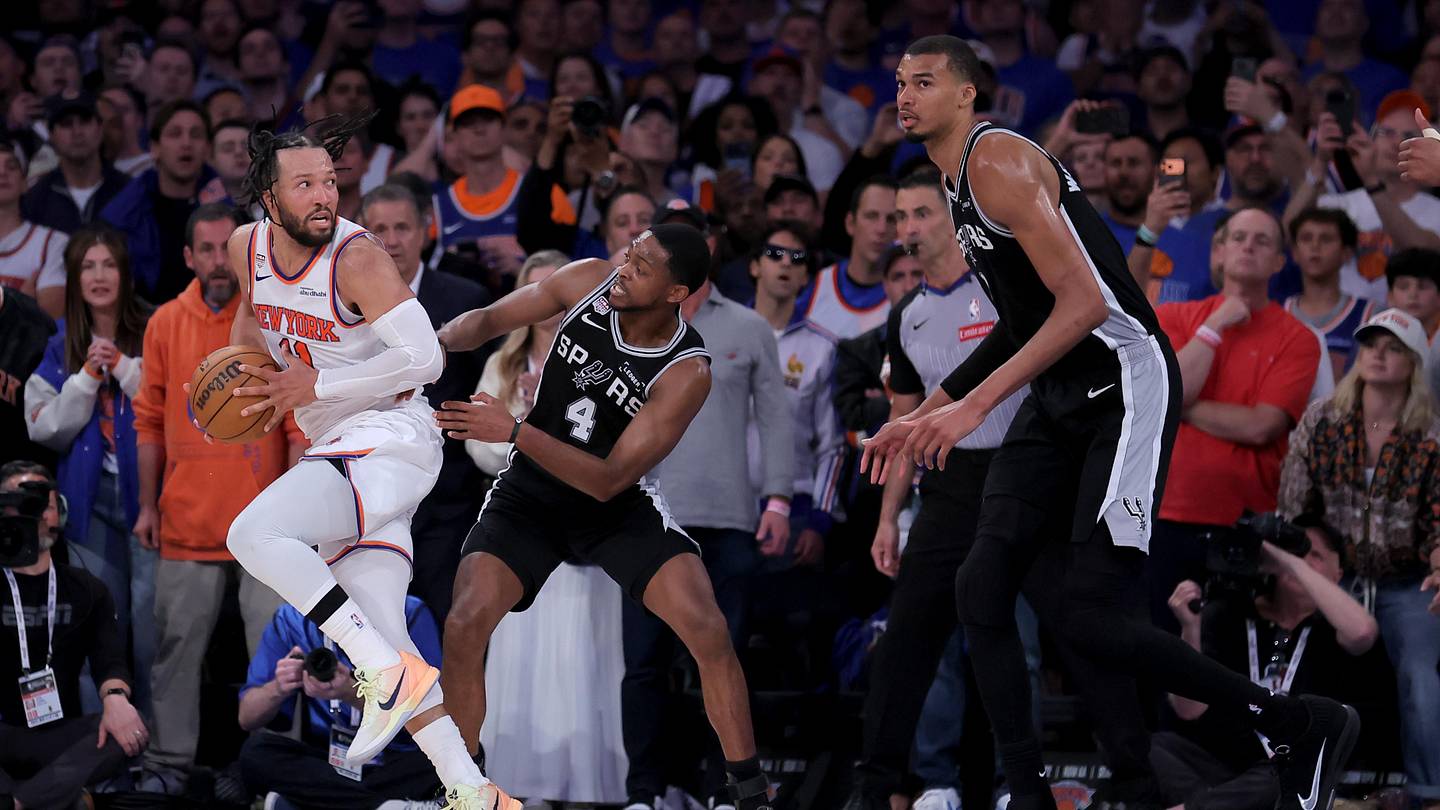 Knicks vs. Spurs Live Scores, Updates: New York Tries to Close Out NBA Finals in Game 5