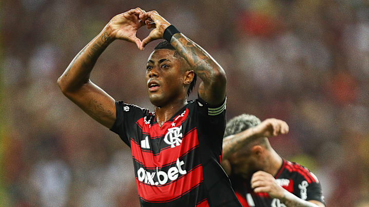 Bruno Henrique renova com o Flamengo até 2027 e amplia trajetória de um dos maiores vencedores da história rubro-negra