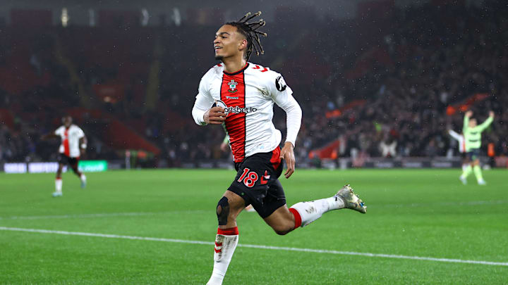 Sékou Mara porte Southampton