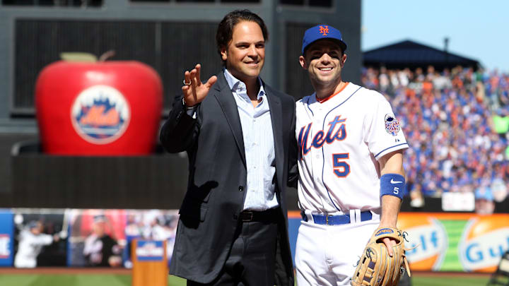 New York Mets former catcher Mike Piazza poses for pictures with third baseman David Wright (5). Mandatory Credit: Brad Penner-Imagn Images