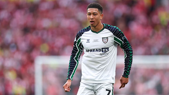 Jobe Bellingham im Sunderland-Trikot. Bald läuft er wohl für den BVB auf