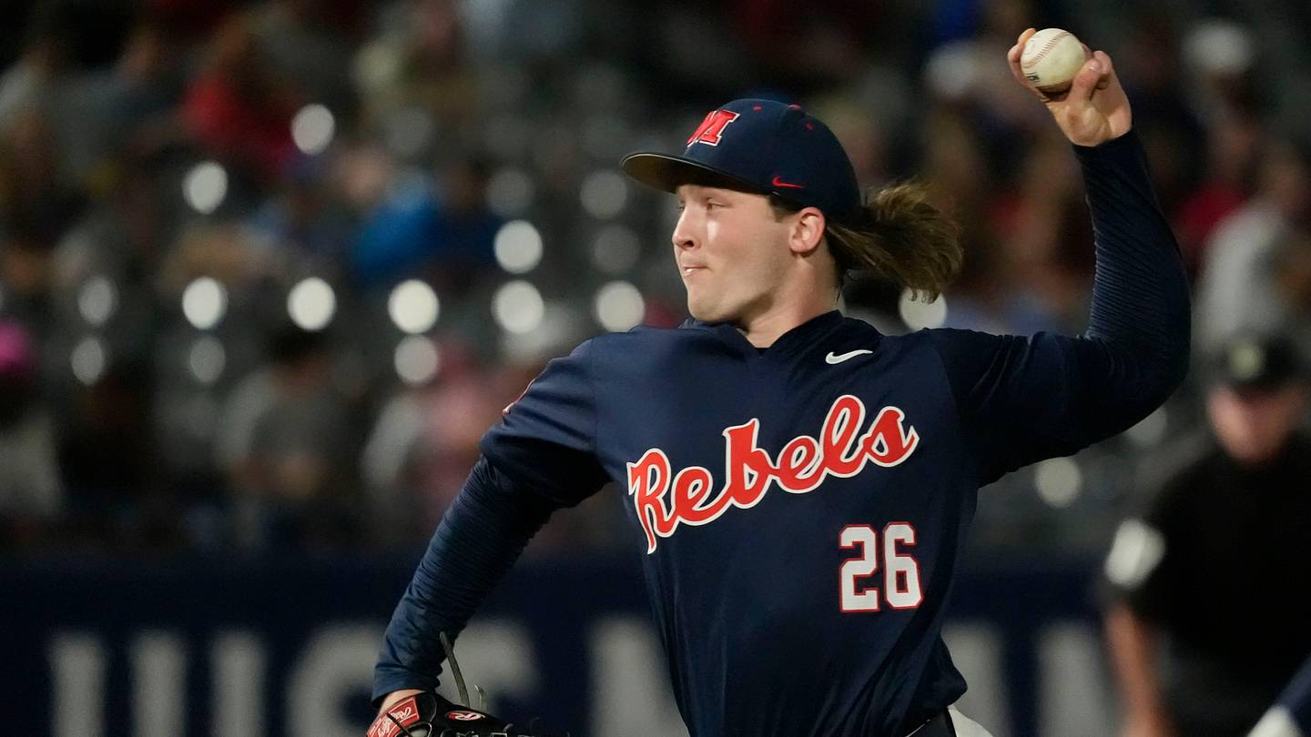 Hunter Elliot Returns to Form as Ole Miss Opens Series With Win