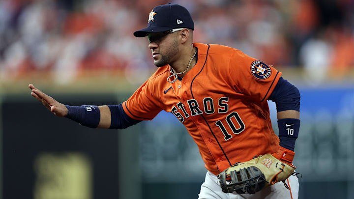Houston es uno de los equipos interesados en firmar a Yuli Gurriel