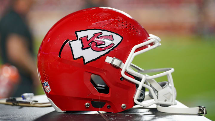 Aug 22, 2025; Kansas City, Missouri, USA; A general view of a Kansas City Chiefs helmet against the Chicago Bears during the first half of the game at GEHA Field at Arrowhead Stadium. Mandatory Credit: Denny Medley-Imagn Images Aug 22, 2025; Kansas City, Missouri, USA; A general view of a Kansas City Chiefs helmet against the Chicago Bears during the first half of the game at GEHA Field at Arrowhead Stadium. Mandatory Credit: Denny Medley-Imagn Images