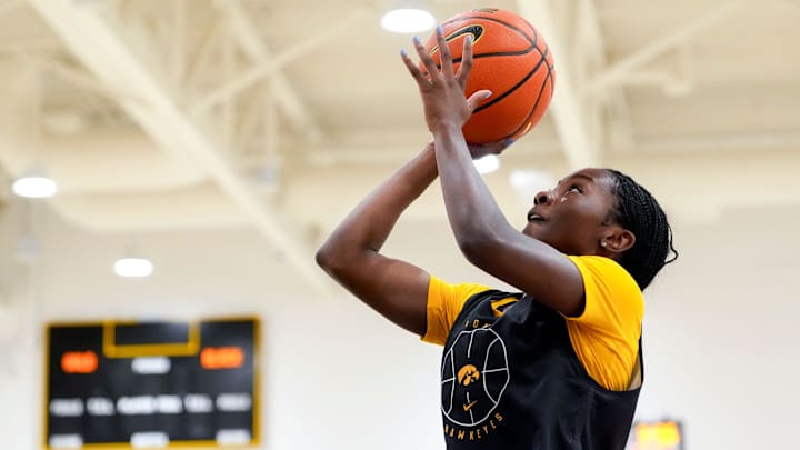 Iowa’s Chazadi “Chit-Chat” Wright shoots during practice June 26, 2025 at Carver-Hawkeye Arena in Iowa City, Iowa.