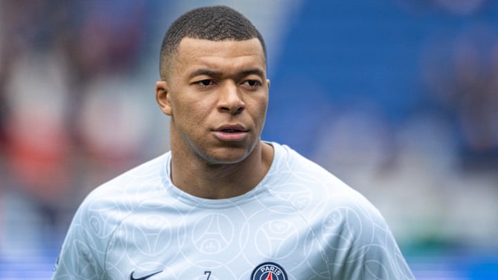 Le futur maillot d'entraînement du PSG a fuité. Le futur maillot d'entraînement du PSG a fuité.