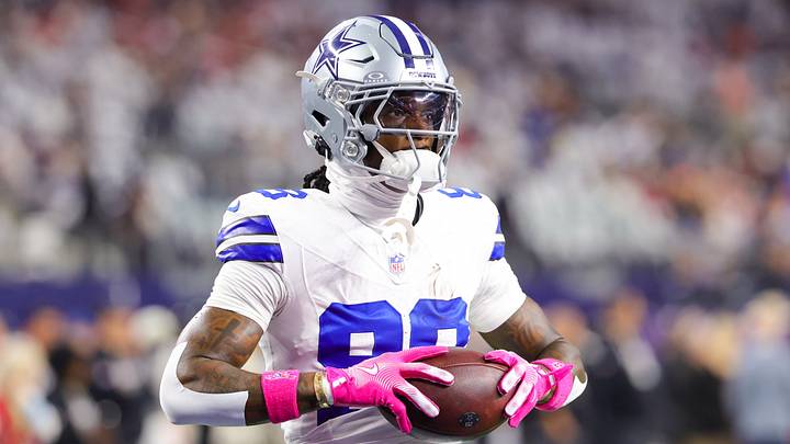Dallas Cowboys wide receiver CeeDee Lamb (88) before the game against the Tampa Bay Buccaneers at AT&T Stadium. Dallas Cowboys wide receiver CeeDee Lamb (88) before the game against the Tampa Bay Buccaneers at AT&T Stadium.