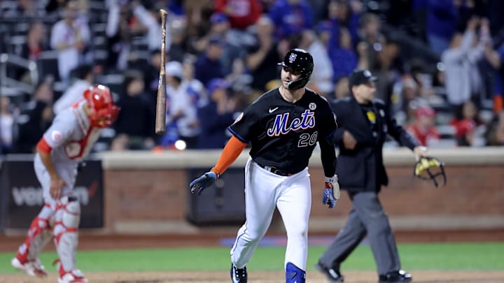 Sep 15, 2023; New York City, New York, USA; New York Mets first baseman Pete Alonso (20) flips