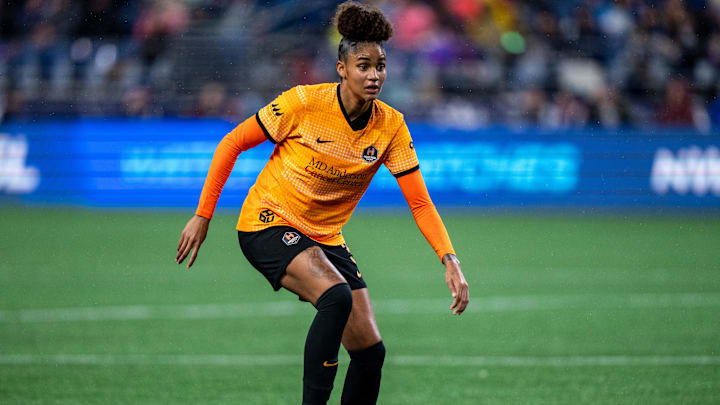 Houston Dash defender Tarciane (3) dribbles the ball against the Seattle Reign at Lumen Field 