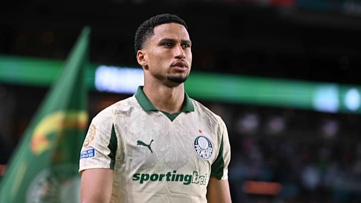 Murilo está lesionado e segue fora de combate no Verdão