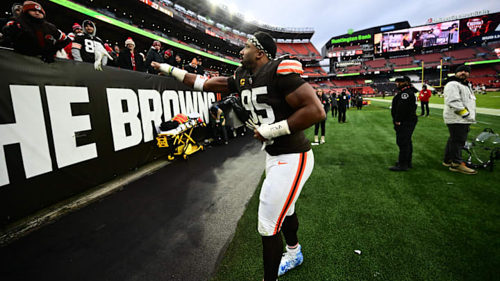 Nov 30, 2025; Cleveland, Ohio, USA; Cleveland Browns defensive end Myles Garrett (95) greets fans as he walks off the field after the loss to the San Francisco 49ers at Huntington Bank Field. Mandatory Credit: Ken Blaze-Imagn Images Nov 30, 2025; Cleveland, Ohio, USA; Cleveland Browns defensive end Myles Garrett (95) greets fans as he walks off the field after the loss to the San Francisco 49ers at Huntington Bank Field. Mandatory Credit: Ken Blaze-Imagn Images