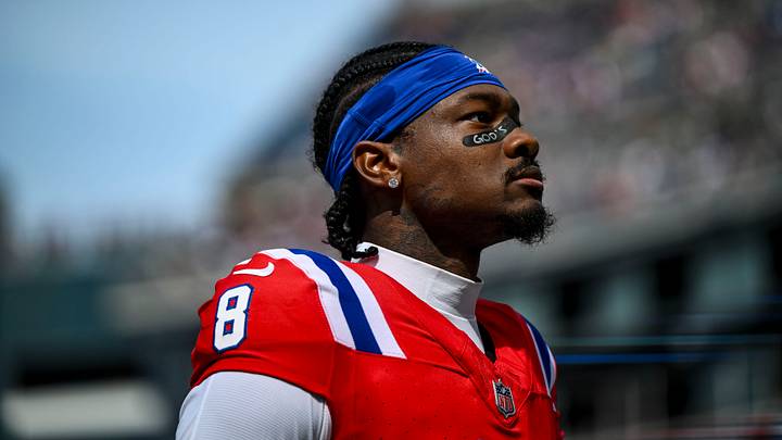 Sep 21, 2025; Foxborough, Massachusetts, USA; New England Patriots wide receiver Stefon Diggs (8) before the game against the Pittsburgh Steelers at Gillette Stadium. Mandatory Credit: Brian Fluharty-Imagn Images Sep 21, 2025; Foxborough, Massachusetts, USA; New England Patriots wide receiver Stefon Diggs (8) before the game against the Pittsburgh Steelers at Gillette Stadium. Mandatory Credit: Brian Fluharty-Imagn Images