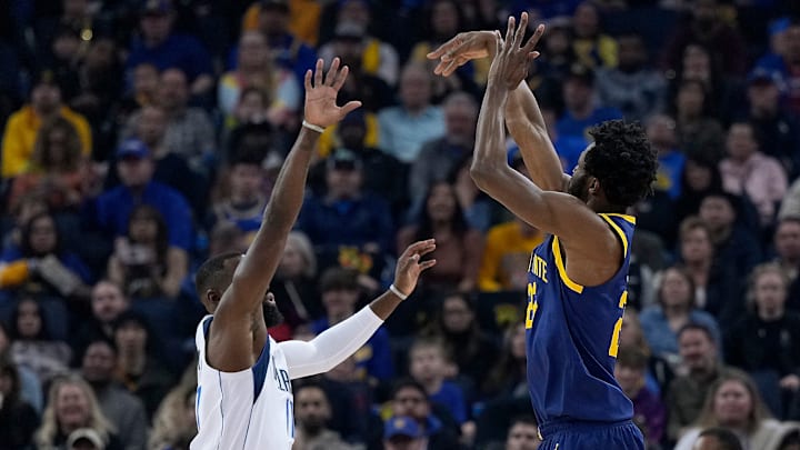 Dallas Mavericks v Golden State Warriors