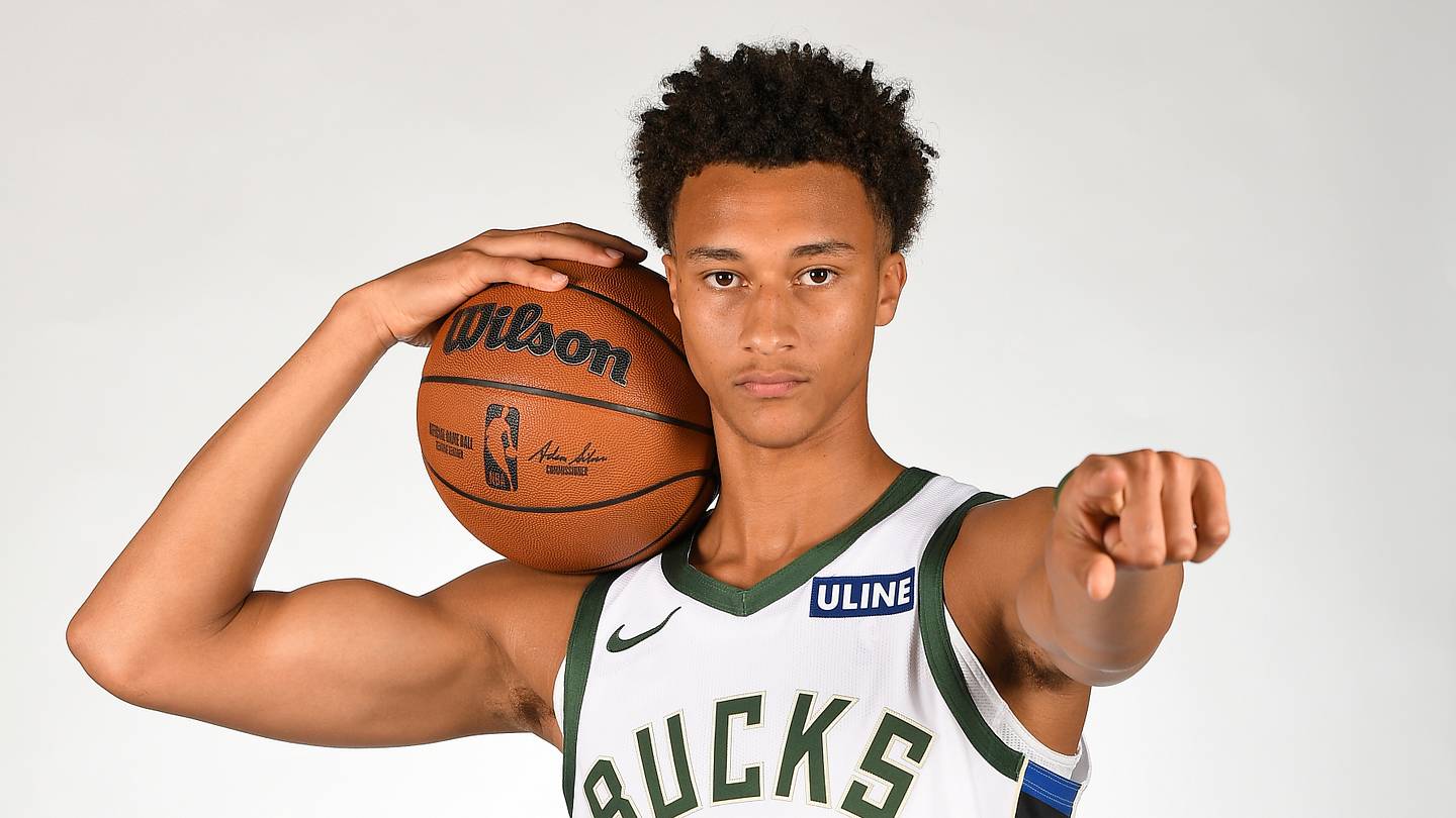 Nate Ament looks ahead of schedule in Milwaukee preseason opener