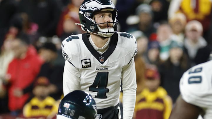 Dec 20, 2025; Landover, Maryland, USA; Philadelphia Eagles place kicker Jake Elliott (4) prepares for a kick during the first half against the Washington Commanders at Northwest Stadium. Mandatory Credit: Amber Searls-Imagn Images