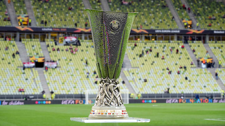 Europa-League-Trophäe