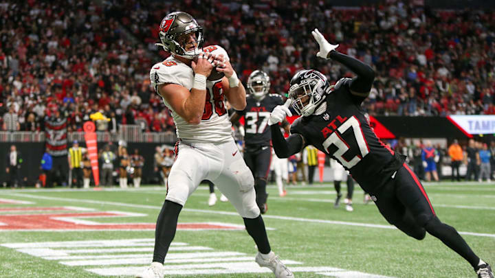 Dec 10, 2023; Atlanta, Georgia, USA; Tampa Bay Buccaneers tight end Cade Otton (88) catches a