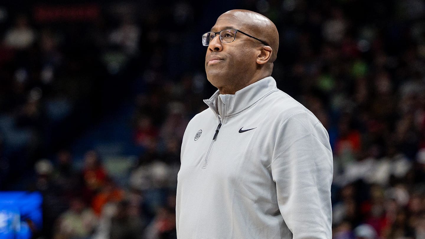 Mike Brown is Blazing Own Trail as Knicks Head Coach