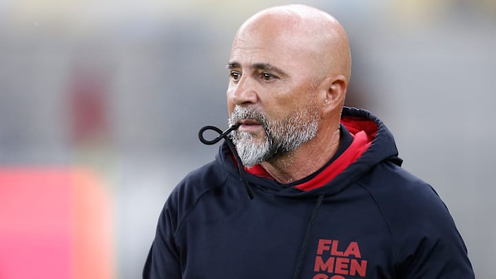 Técnico diz que recebeu elenco longe das condições ideais