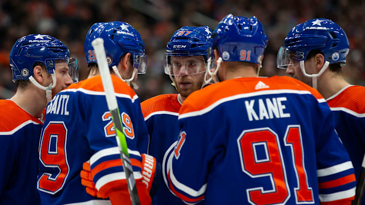 Boston Bruins v Edmonton Oilers