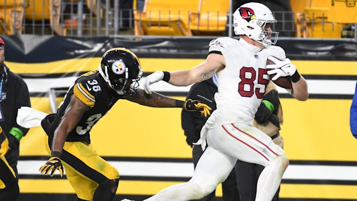Dec 3, 2023; Pittsburgh, Pennsylvania, USA; Arizona Cardinals tight end trey McBride (85) outpaces