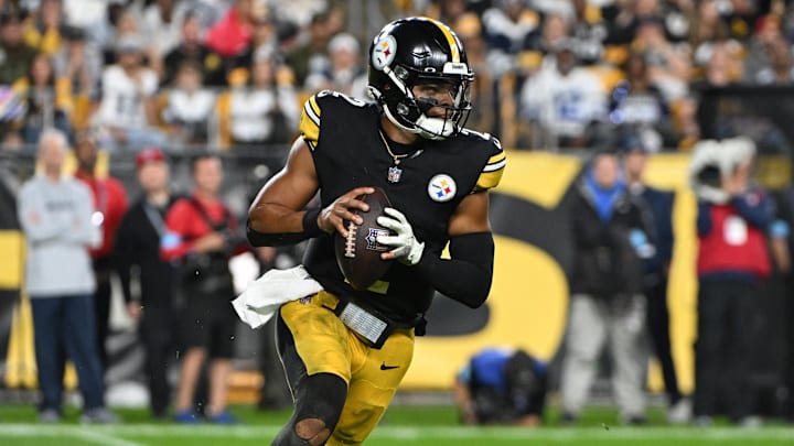 Pittsburgh Steelers quarterback Justin Fields (2) Credit: Barry Reeger-Imagn Image