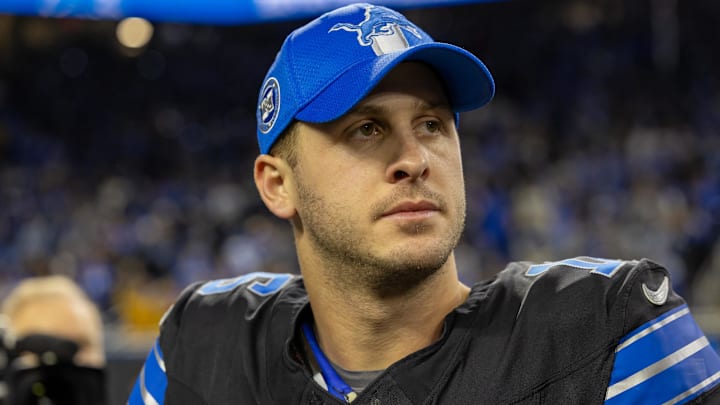 Detroit Lions quarterback Jared Goff (16).