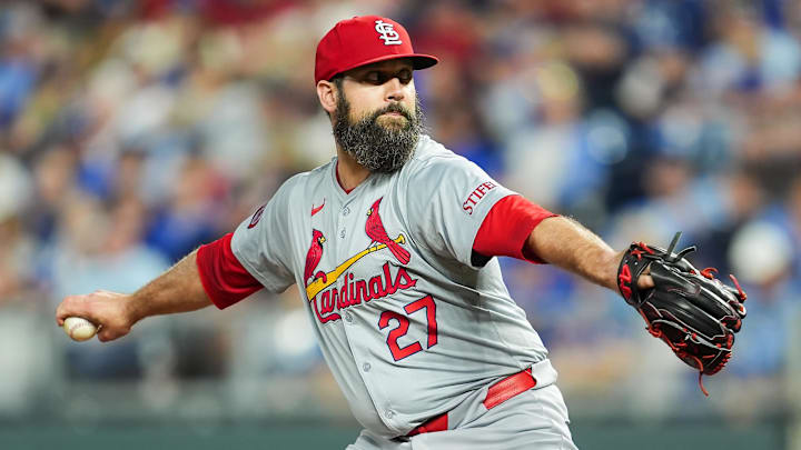 Aug 9, 2024; Kansas City, Missouri, USA; St. Louis Cardinals relief pitcher Andrew Kittredge (27) pitches during the eighth inning against the Kansas City Royals at Kauffman Stadium. Mandatory Credit: Jay Biggerstaff-Imagn Images